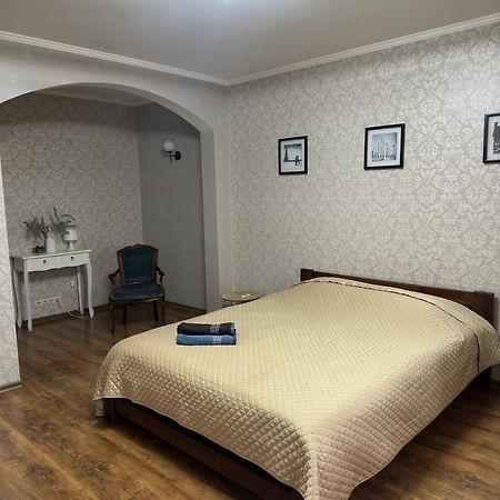 1Кім В Центрі,Вул.Набережна Rivne Eksteriør bilde